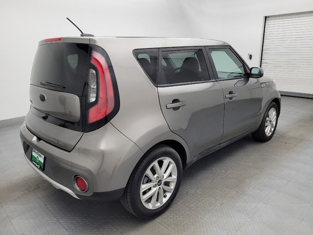 2018 Kia Soul in Columbia, SC 29210 - 18081047 10