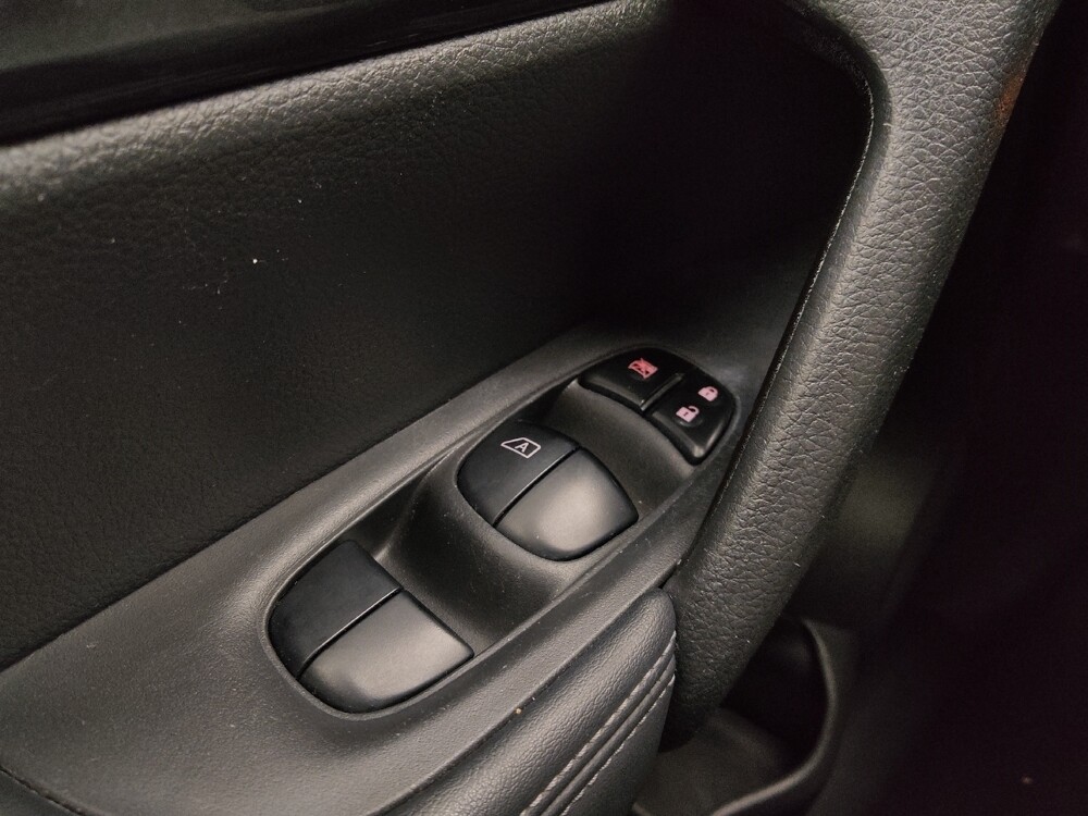 2017 Nissan Rogue in St. Louis, MO 63136 - 18081050 27