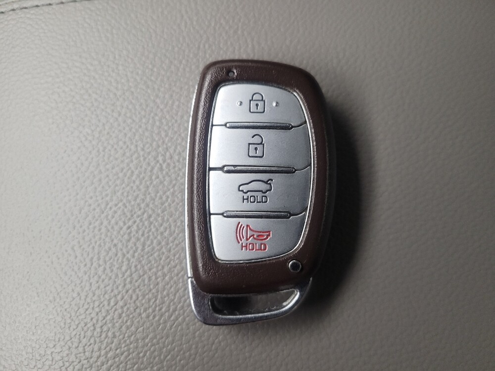 2017 Hyundai Elantra in Madison, TN 37115 - 18081057 32