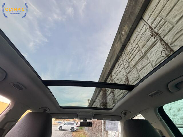 2016 Volkswagen Tiguan in Decatur, GA 30032 - 18081075 36