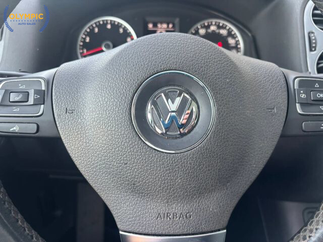 2016 Volkswagen Tiguan in Decatur, GA 30032 - 18081075 23