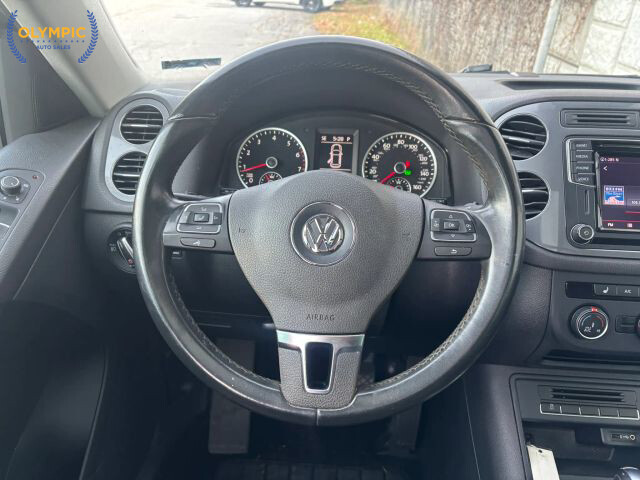 2016 Volkswagen Tiguan in Decatur, GA 30032 - 18081075 21