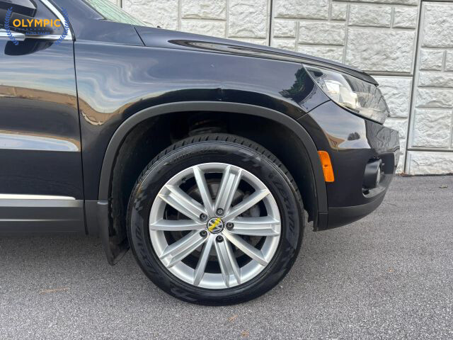 2016 Volkswagen Tiguan in Decatur, GA 30032 - 18081075 11