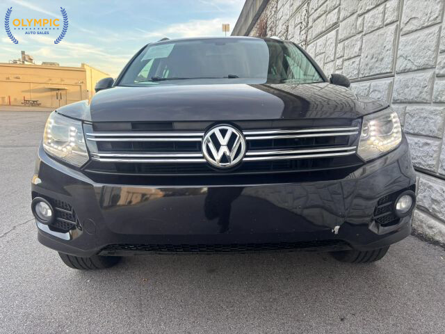 2016 Volkswagen Tiguan in Decatur, GA 30032 - 18081075 16