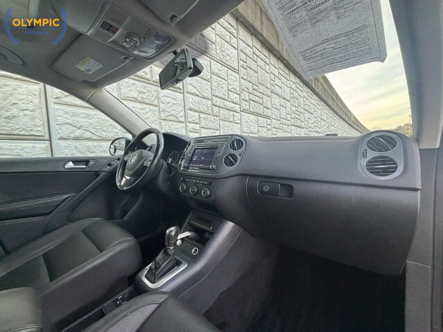 2016 Volkswagen Tiguan in Decatur, GA 30032 - 18081075 19