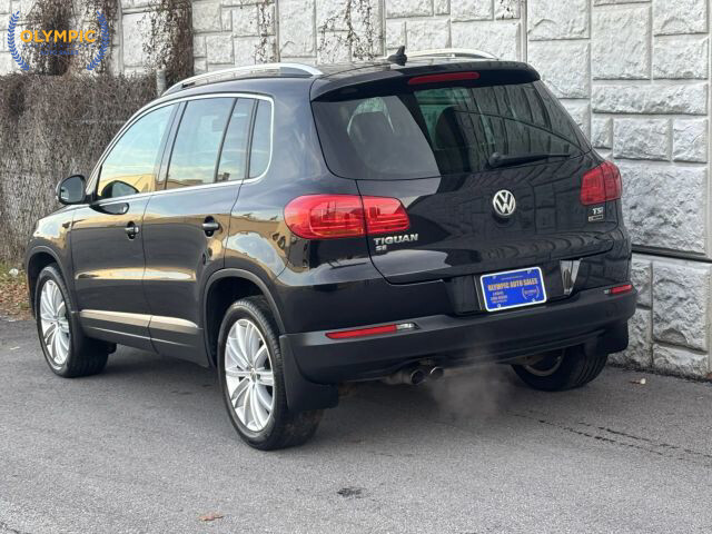 2016 Volkswagen Tiguan in Decatur, GA 30032 - 18081075 4