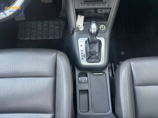 2016 Volkswagen Tiguan in Decatur, GA 30032 - 18081075 31