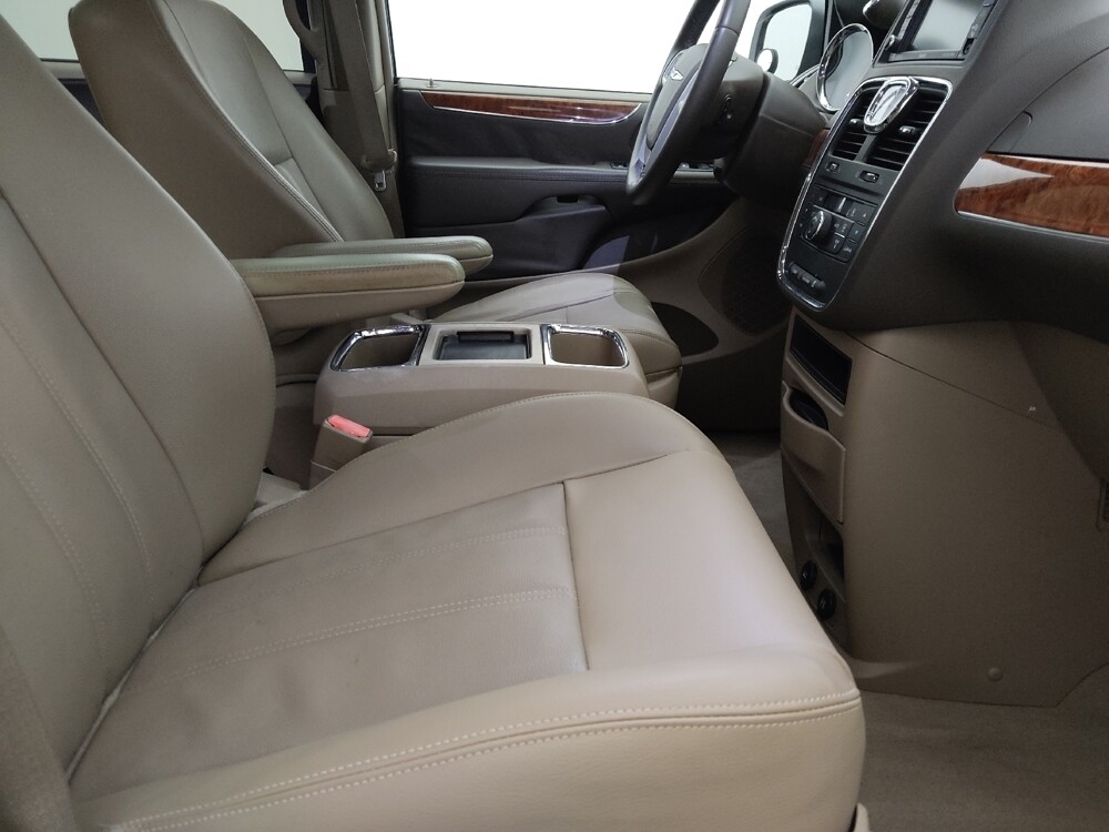 2014 Chrysler Town & Country in Bradenton, FL 34207 - 18081137 21