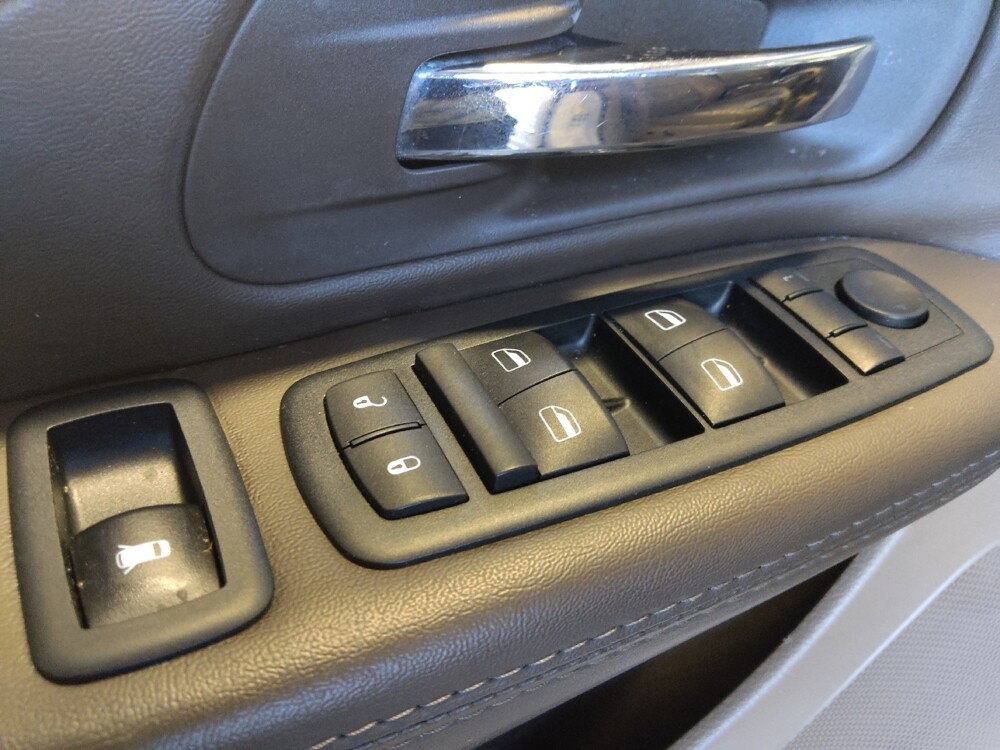 2014 Chrysler Town & Country in Bradenton, FL 34207 - 18081137 27