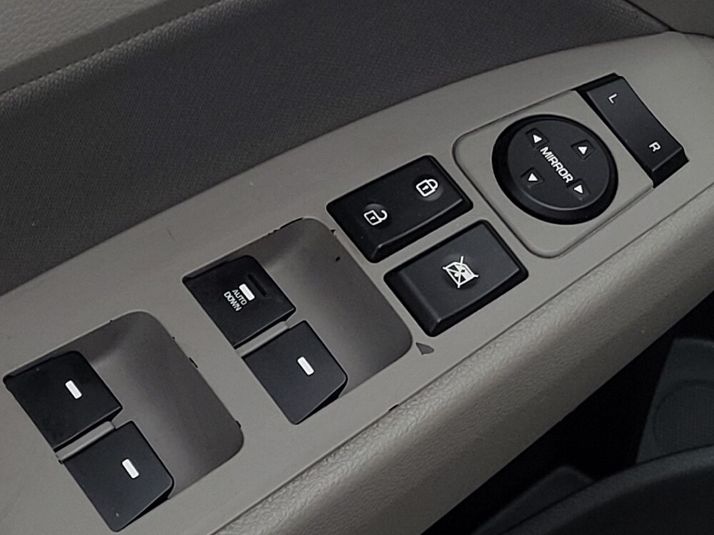 2020 Hyundai Elantra in Clearwater, FL 33764 - 18081145 27