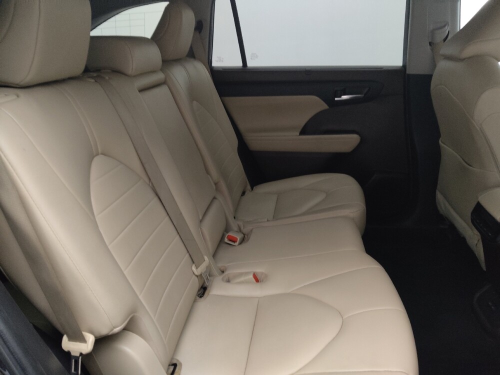 2022 Toyota Highlander in Sanford, FL 32773 - 18081156 19