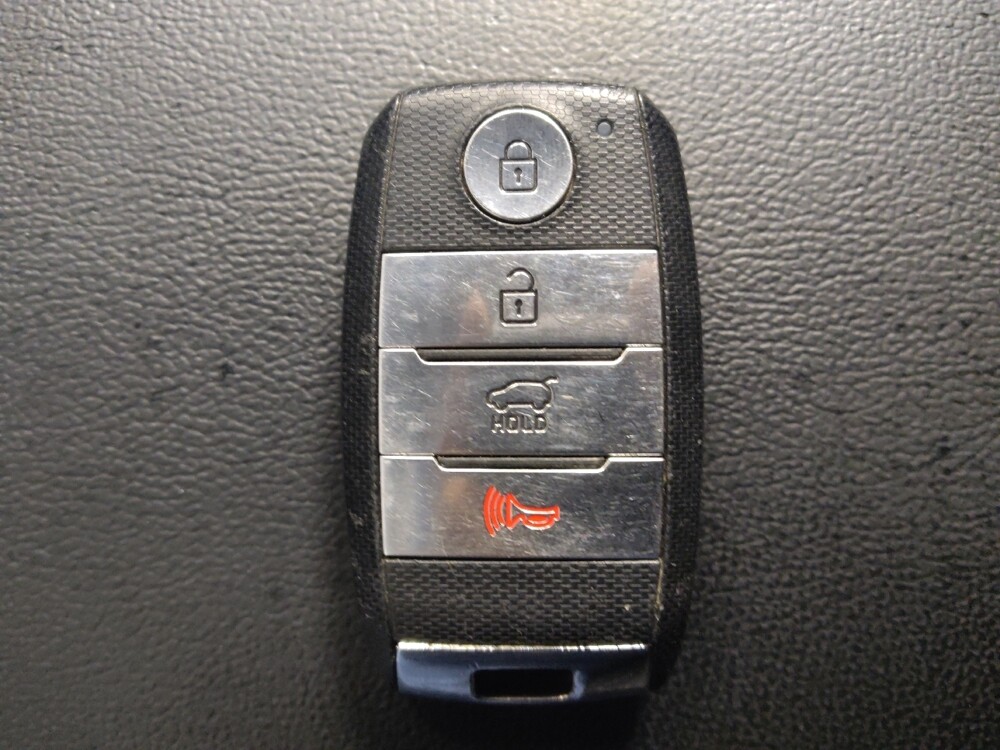 2019 Kia Sorento in Houston, TX 77060 - 18081193 32