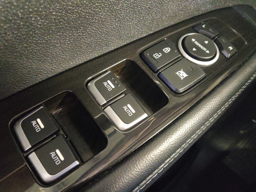 2019 Kia Sorento in Houston, TX 77060 - 18081193 27