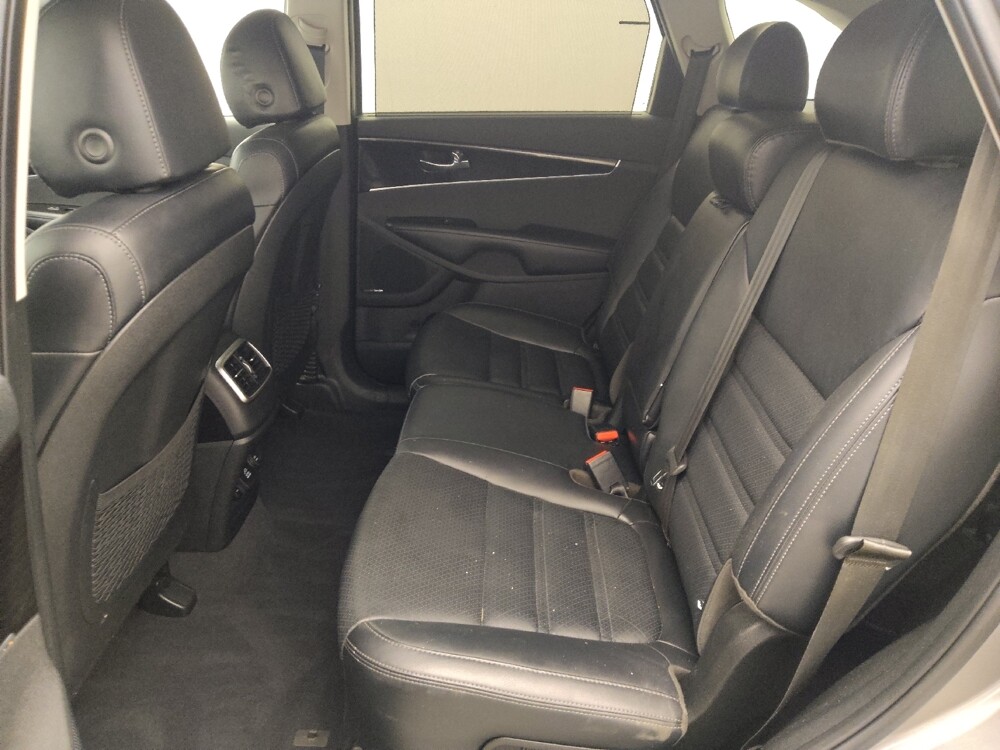 2019 Kia Sorento in Houston, TX 77060 - 18081193 18