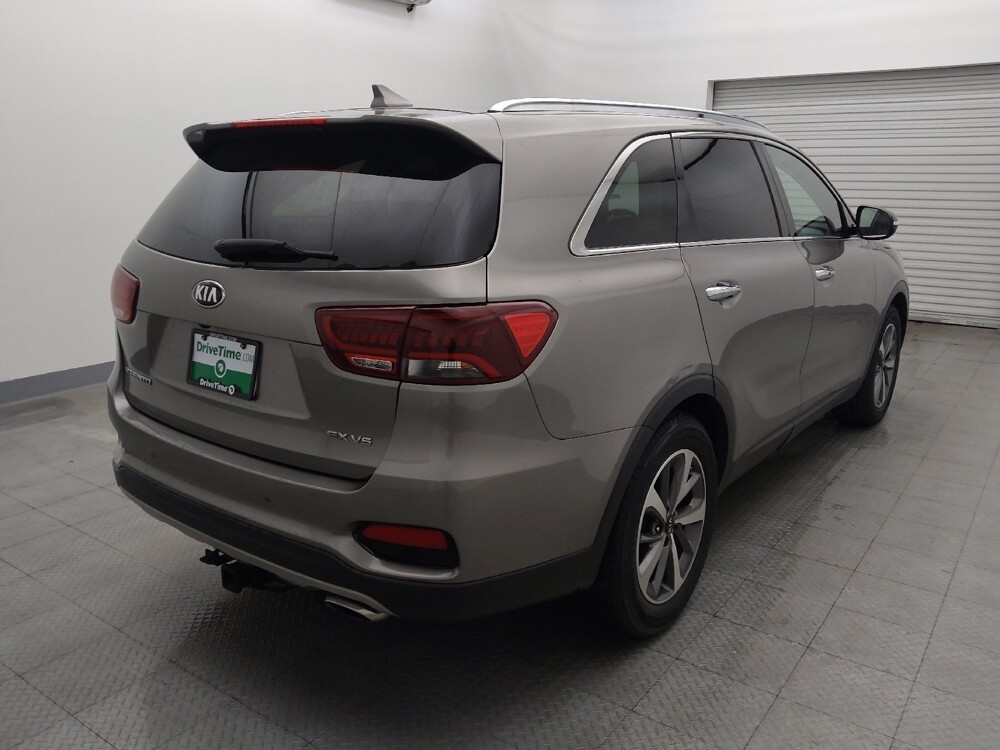 2019 Kia Sorento in Houston, TX 77060 - 18081193 9