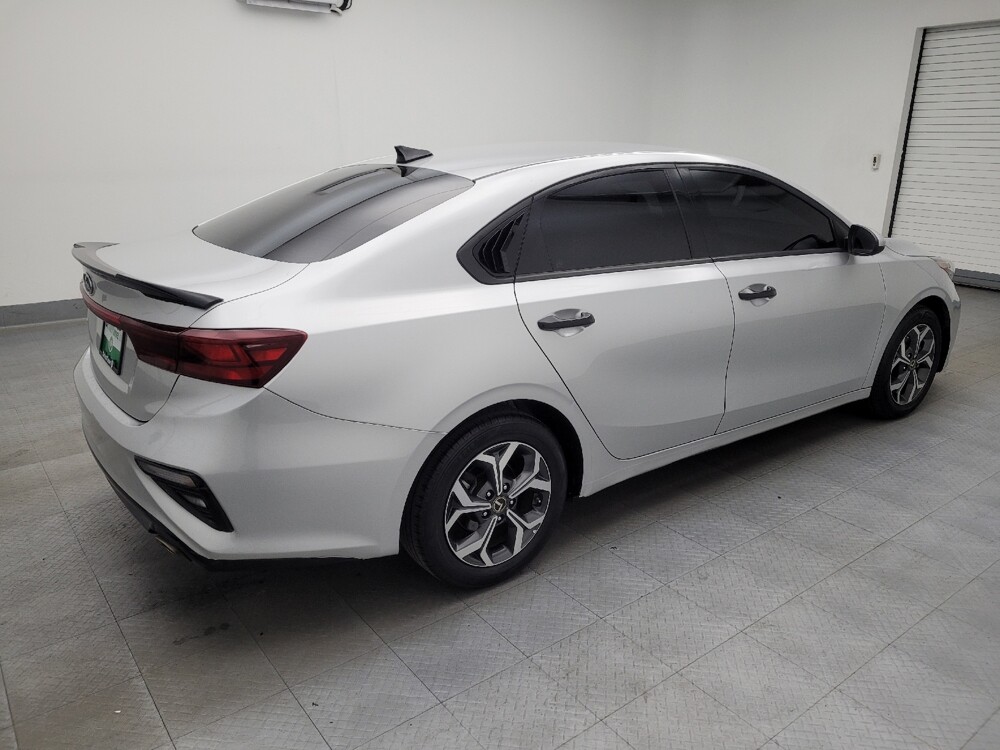 2019 Kia Forte in Fairfield, OH 45014 - 18081200 10