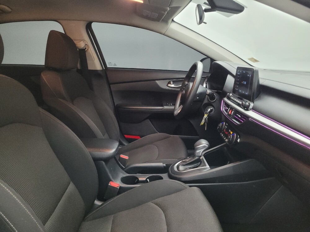 2019 Kia Forte in Fairfield, OH 45014 - 18081200 21