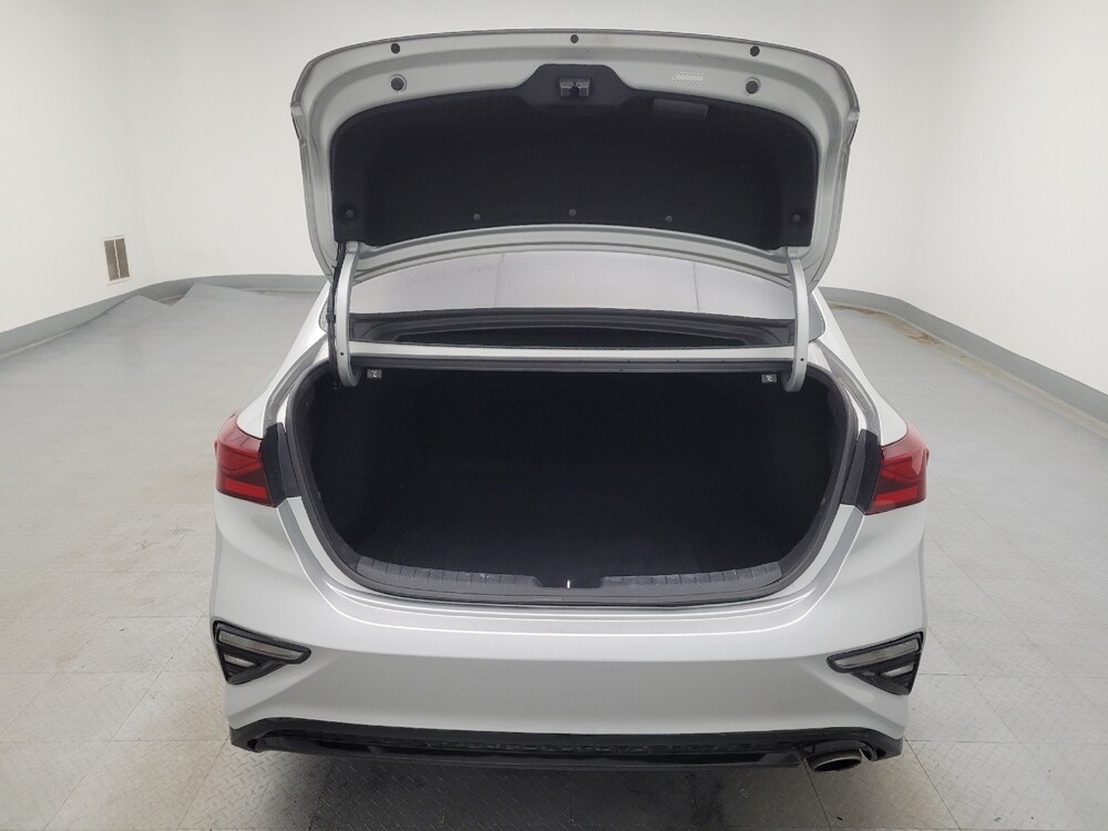 2019 Kia Forte in Fairfield, OH 45014 - 18081200 29