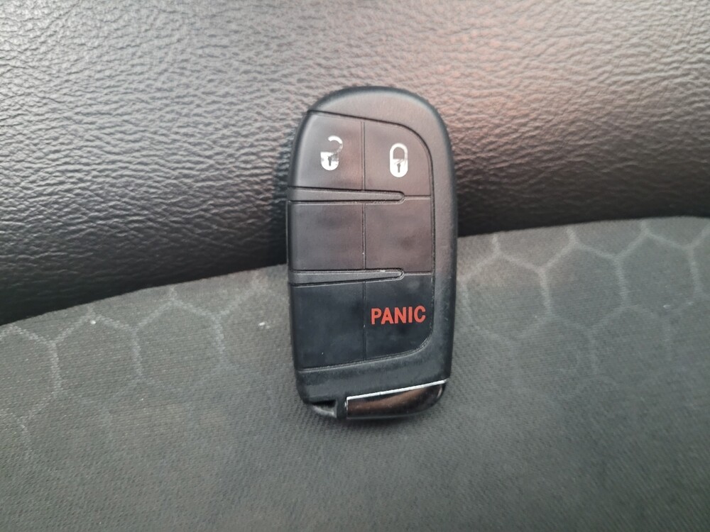 2018 Jeep Compass in Grand Rapids, MI 49508 - 18081227 32