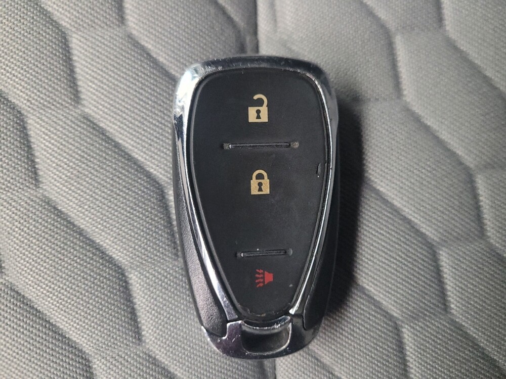 2020 Chevrolet Equinox in Eastpointe, MI 48021 - 18081230 32