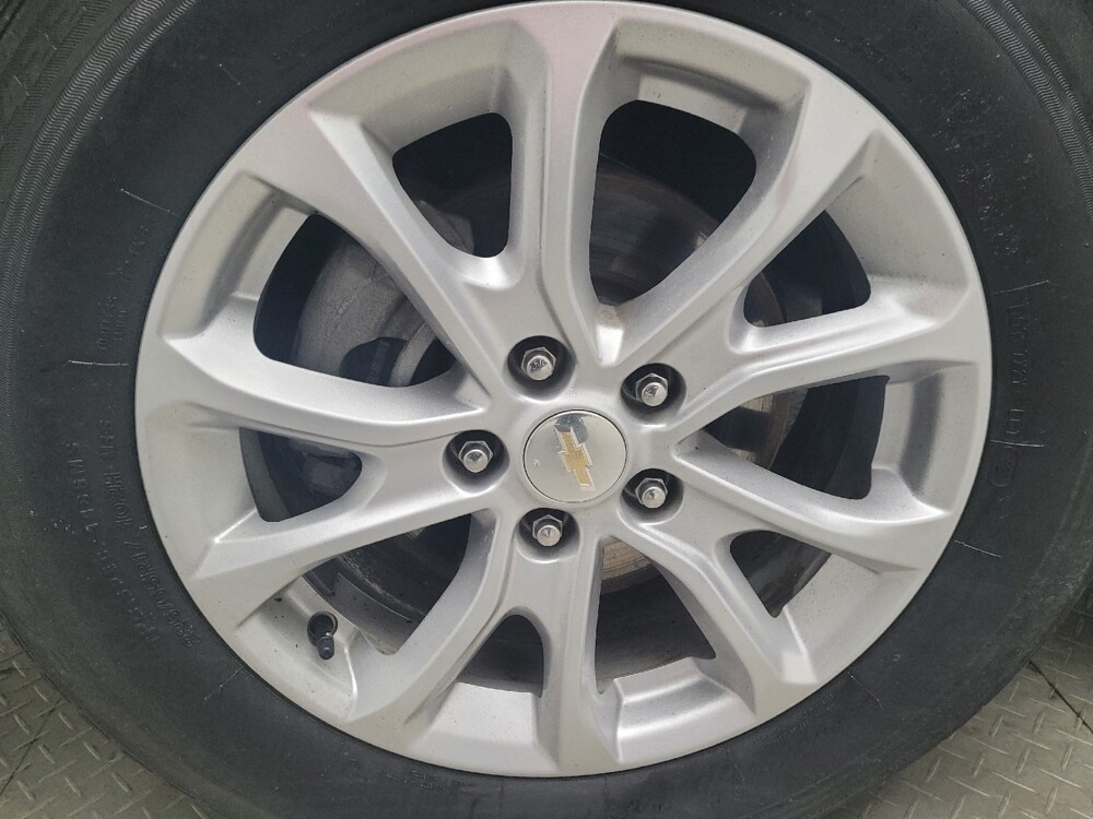 2020 Chevrolet Equinox in Eastpointe, MI 48021 - 18081230 31