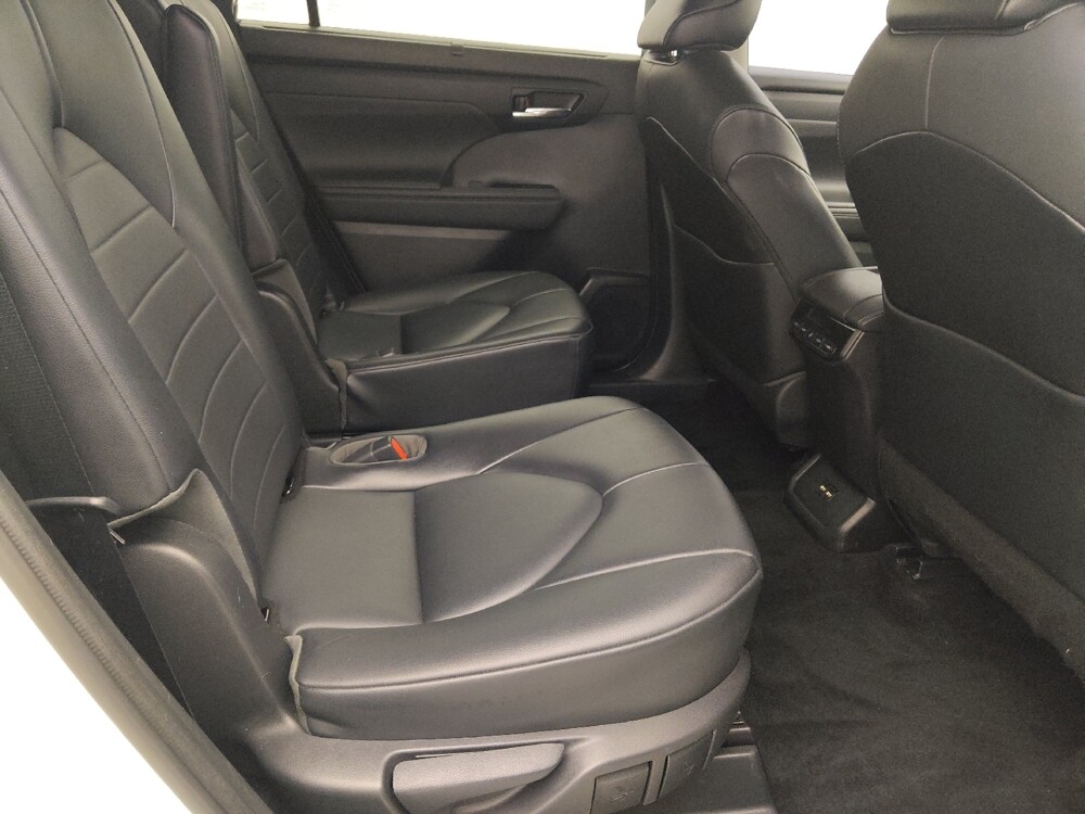 2021 Toyota Highlander in Lakeland, FL 33815 - 18081277 19