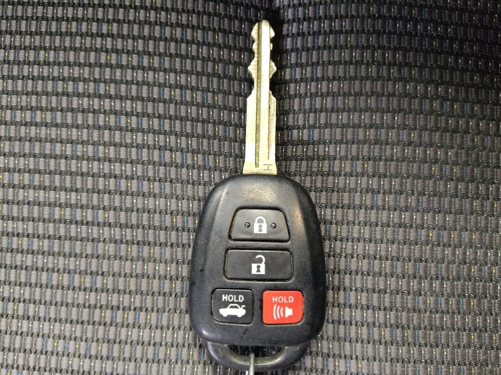 2016 Toyota Corolla in Bradenton, FL 34207 - 18081278 32