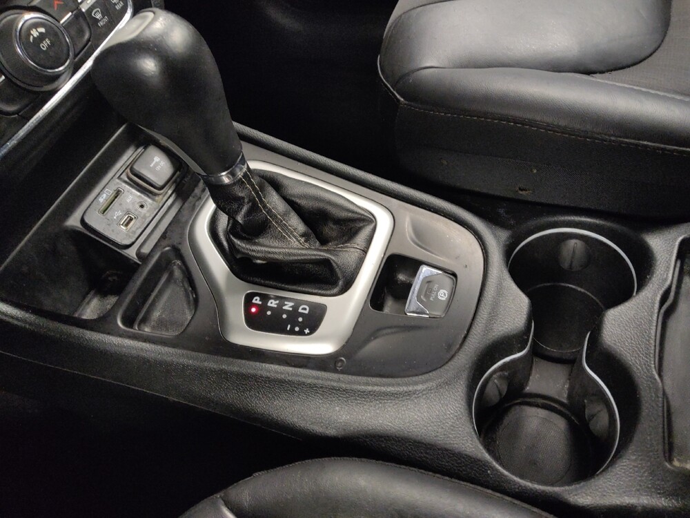 2018 Jeep Cherokee in Live Oak, TX 78233 - 18081296 26