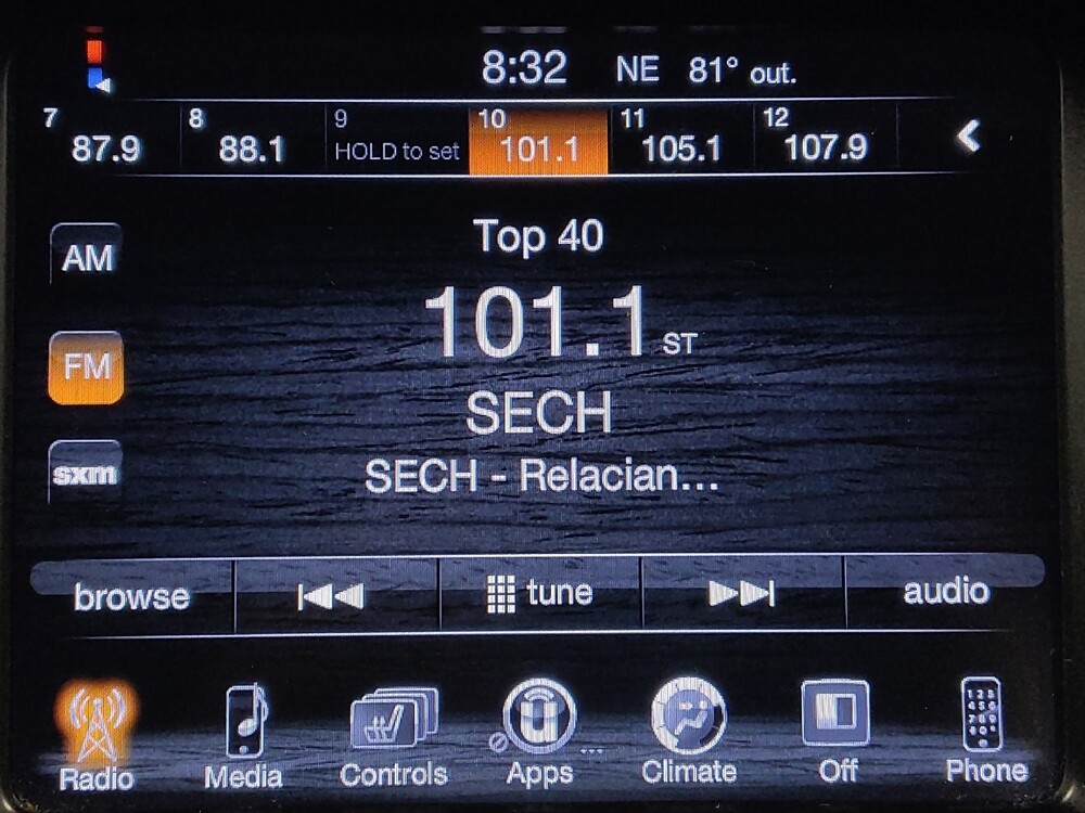 2018 Jeep Cherokee in Live Oak, TX 78233 - 18081296 25