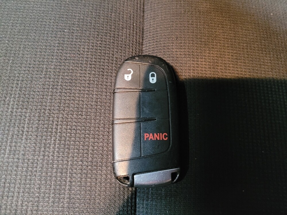 2016 Jeep Grand Cherokee in Pittsburgh, PA 15237 - 18081299 32