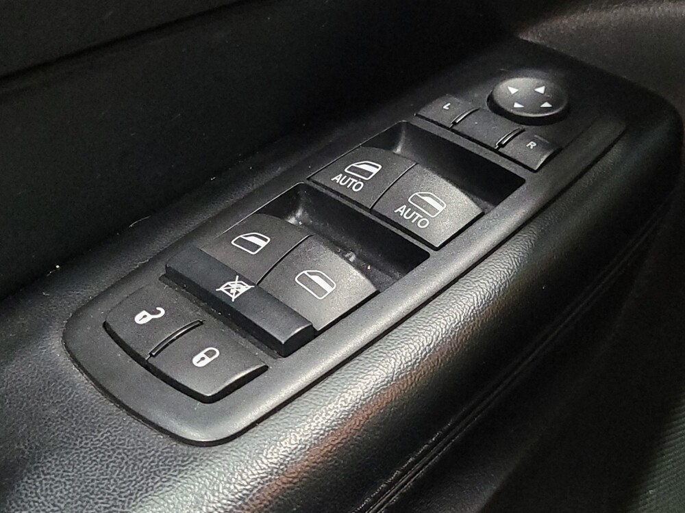 2016 Jeep Grand Cherokee in Pittsburgh, PA 15237 - 18081299 27