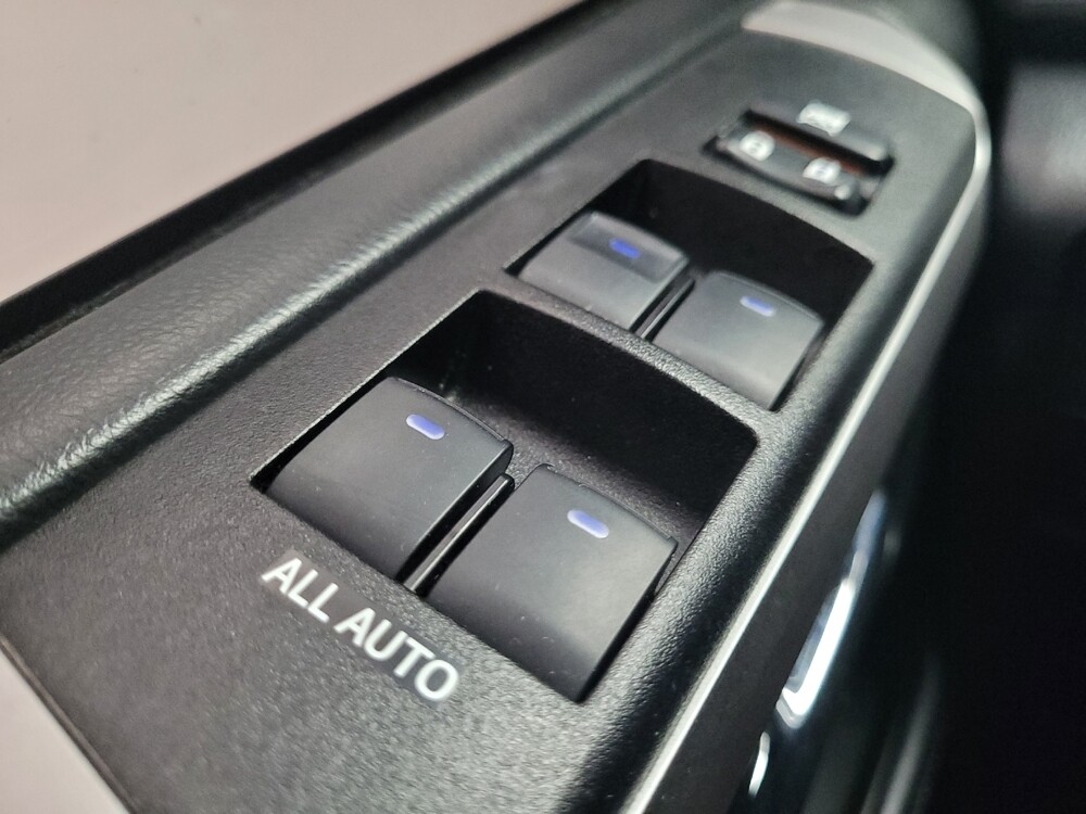 2019 Toyota 4Runner in Grand Rapids, MI 49508 - 18081349 27