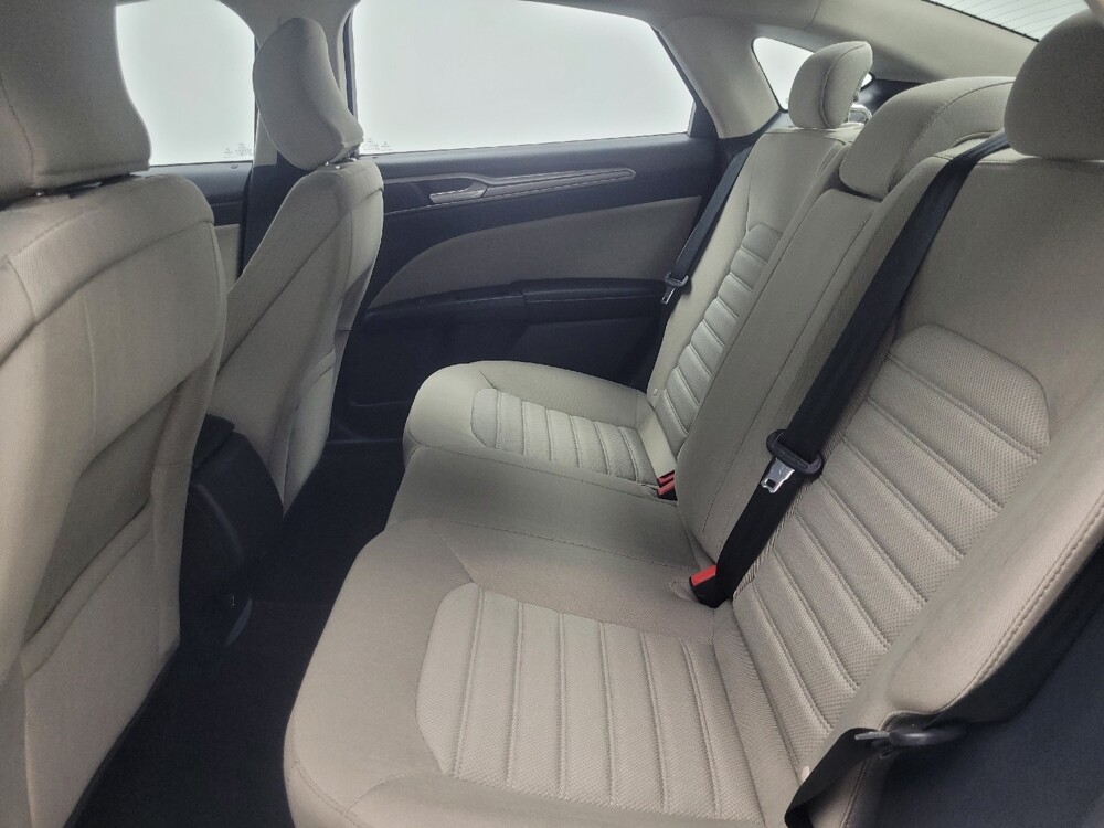 2018 Ford Fusion in Highland, IN 46322 - 18081362 19