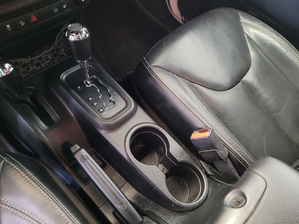 2017 Jeep Wrangler in Riverside, CA 92504 - 18081391 26