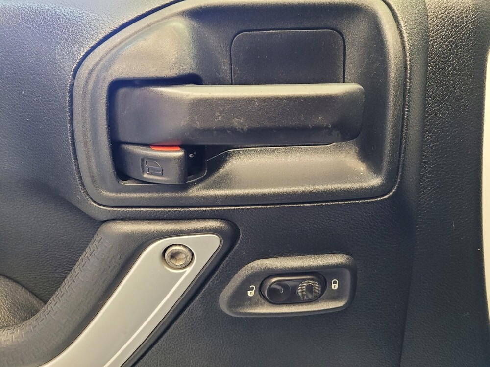 2017 Jeep Wrangler in Riverside, CA 92504 - 18081391 27