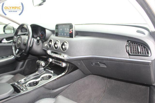 2018 Kia Stinger in Decatur, GA 30032 - 18081425 17