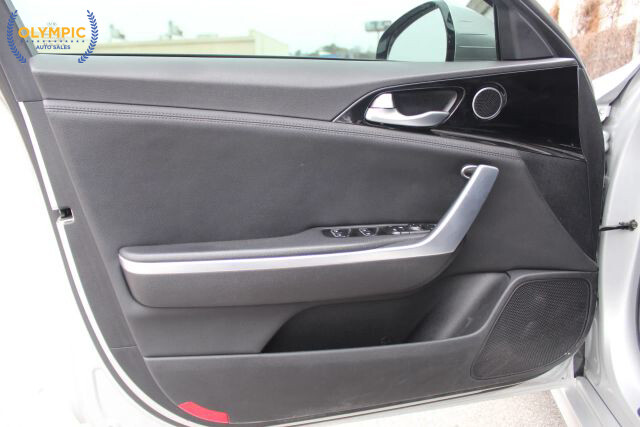 2018 Kia Stinger in Decatur, GA 30032 - 18081425 40