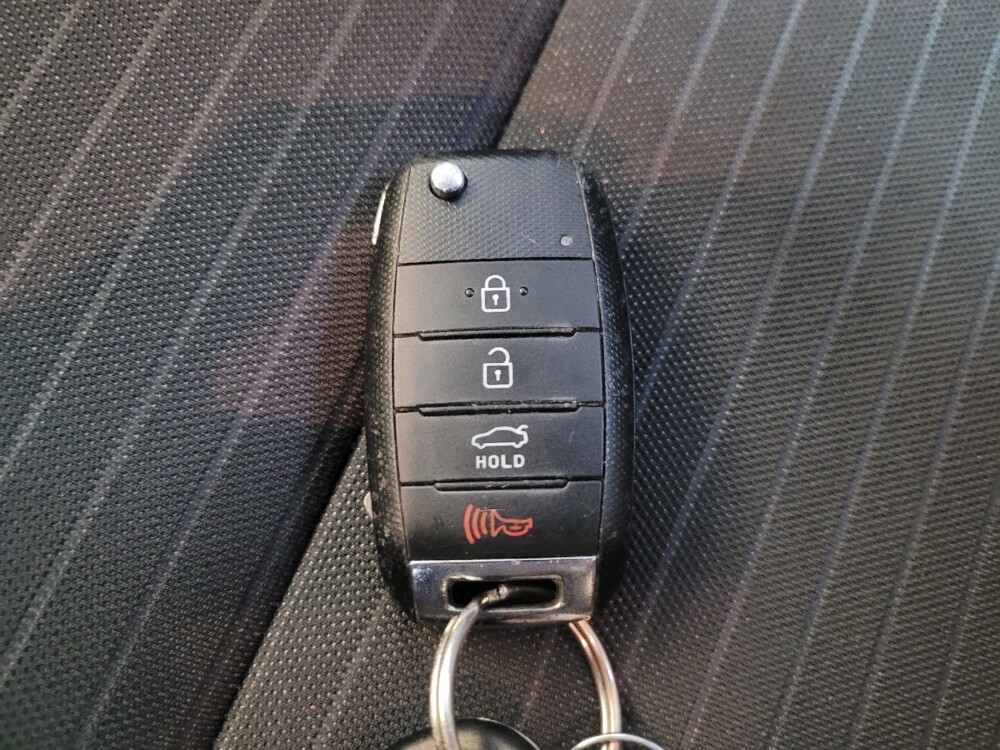 2017 Kia Forte in Columbus, OH 43228 - 18081475 32