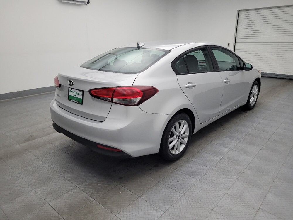 2017 Kia Forte in Columbus, OH 43228 - 18081475 9