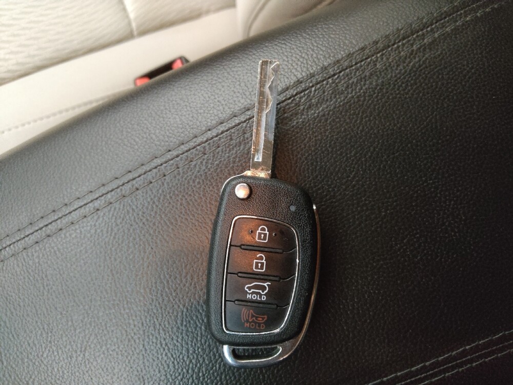 2017 Hyundai Santa Fe in Colorado Springs, CO 80909 - 18081504 32