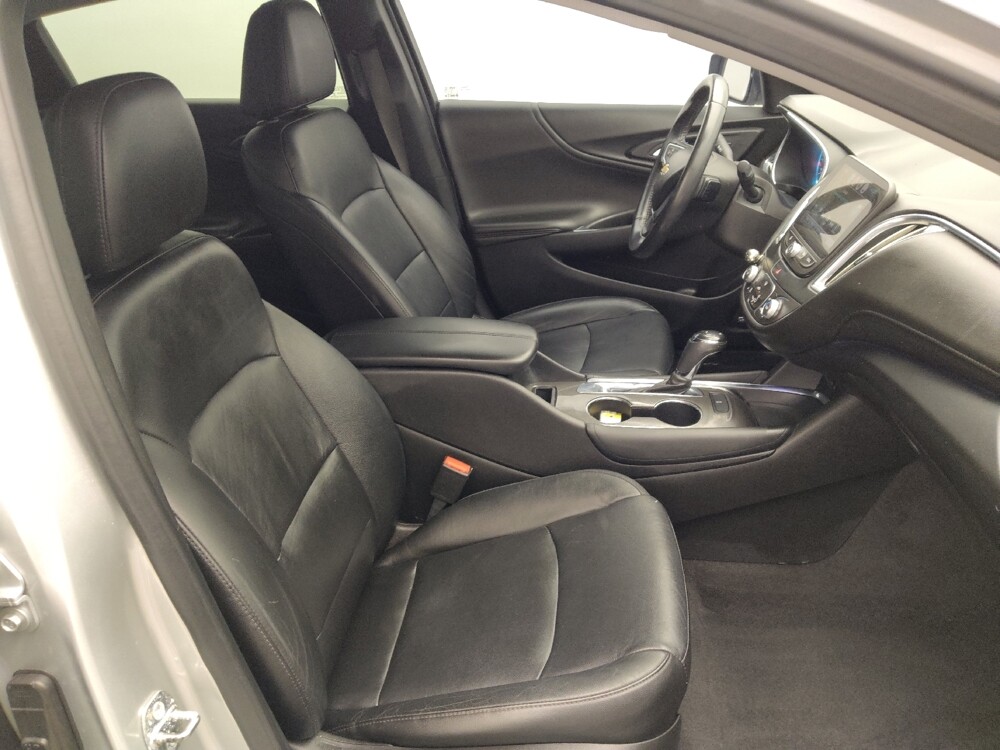 2017 Chevrolet Malibu in Live Oak, TX 78233 - 18081516 21