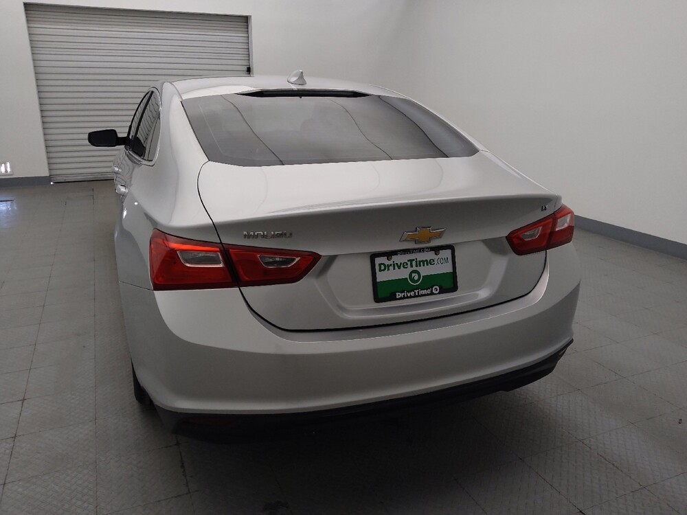 2017 Chevrolet Malibu in Live Oak, TX 78233 - 18081516 6