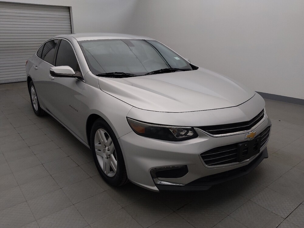 2017 Chevrolet Malibu in Live Oak, TX 78233 - 18081516 13