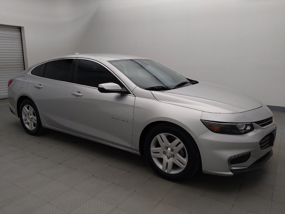 2017 Chevrolet Malibu in Live Oak, TX 78233 - 18081516 11