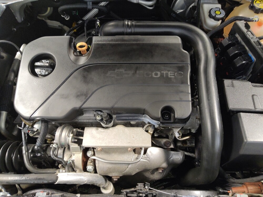 2017 Chevrolet Malibu in Live Oak, TX 78233 - 18081516 30