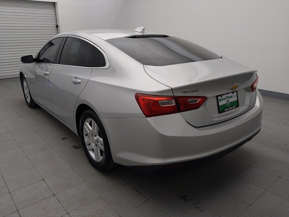 2017 Chevrolet Malibu in Live Oak, TX 78233 - 18081516 5