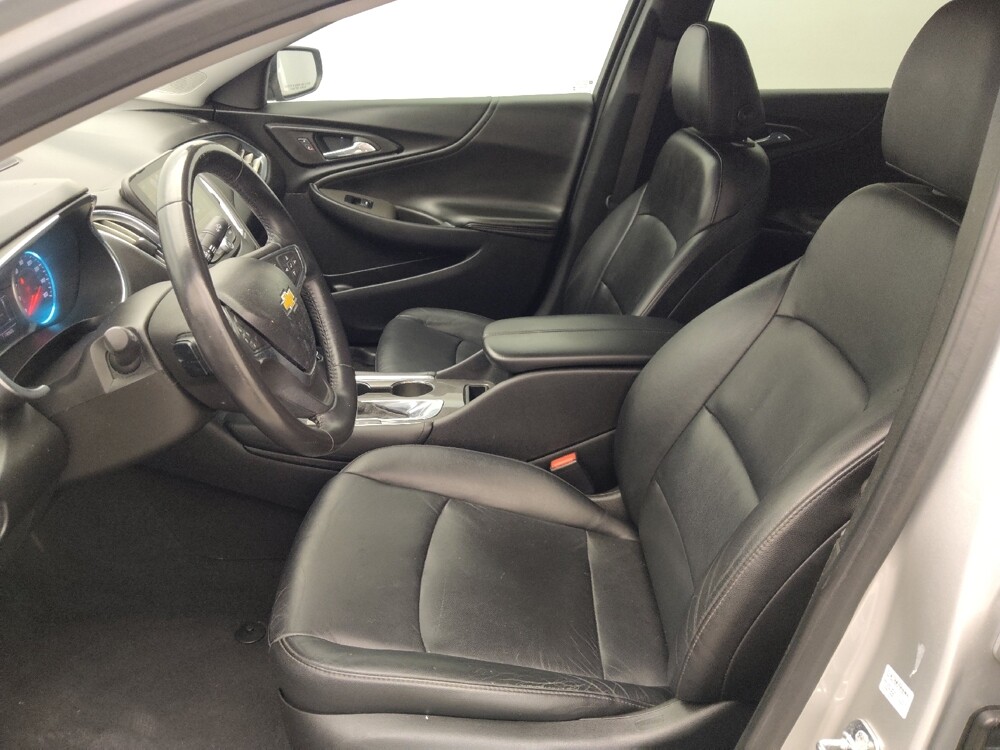 2017 Chevrolet Malibu in Live Oak, TX 78233 - 18081516 17