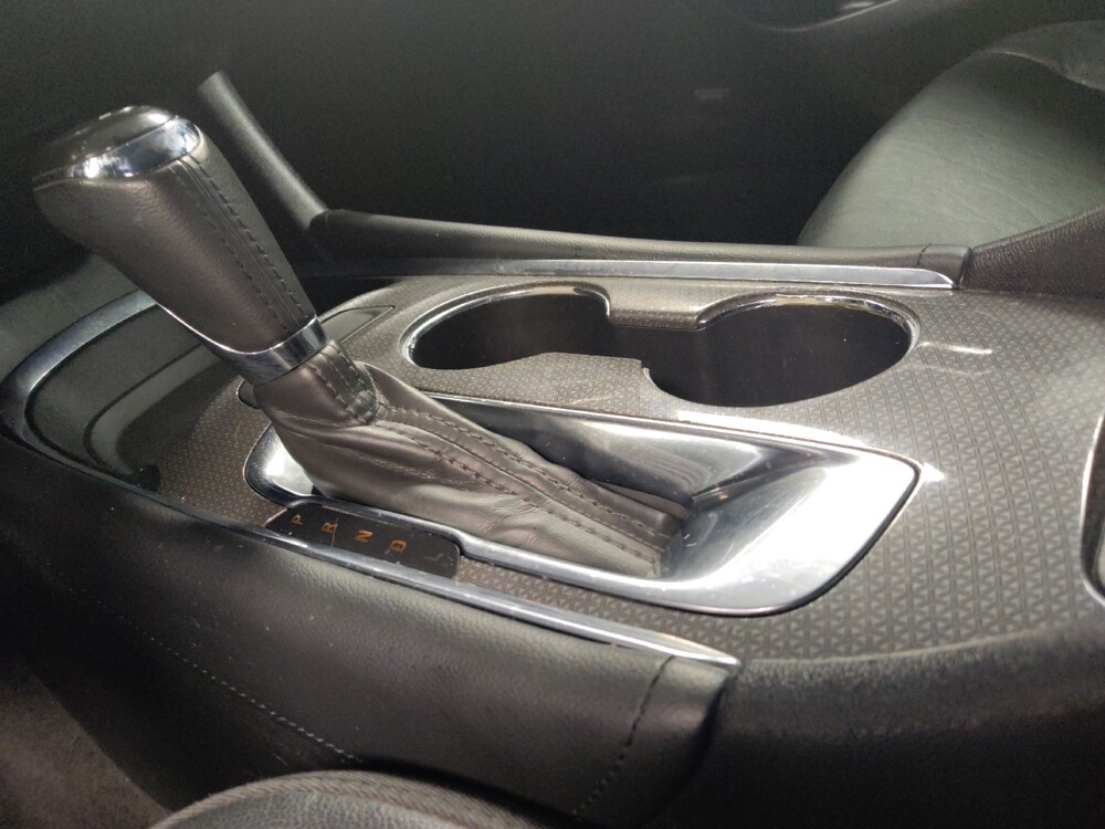 2017 Chevrolet Malibu in Live Oak, TX 78233 - 18081516 26