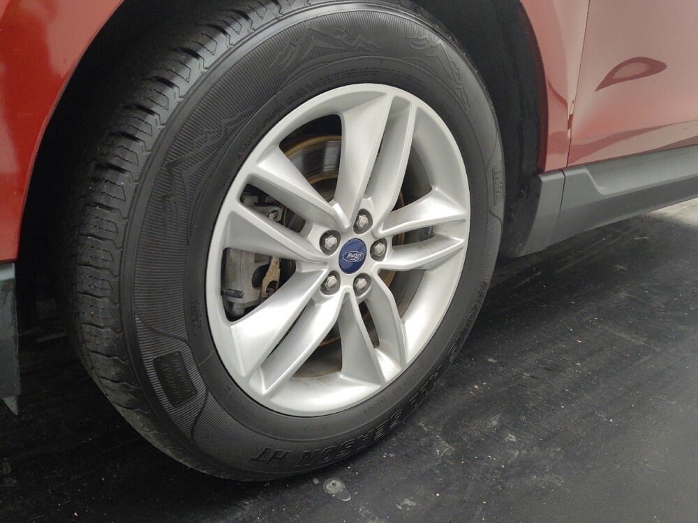 2017 Ford Edge in St. Louis, MO 63125 - 18081528 31