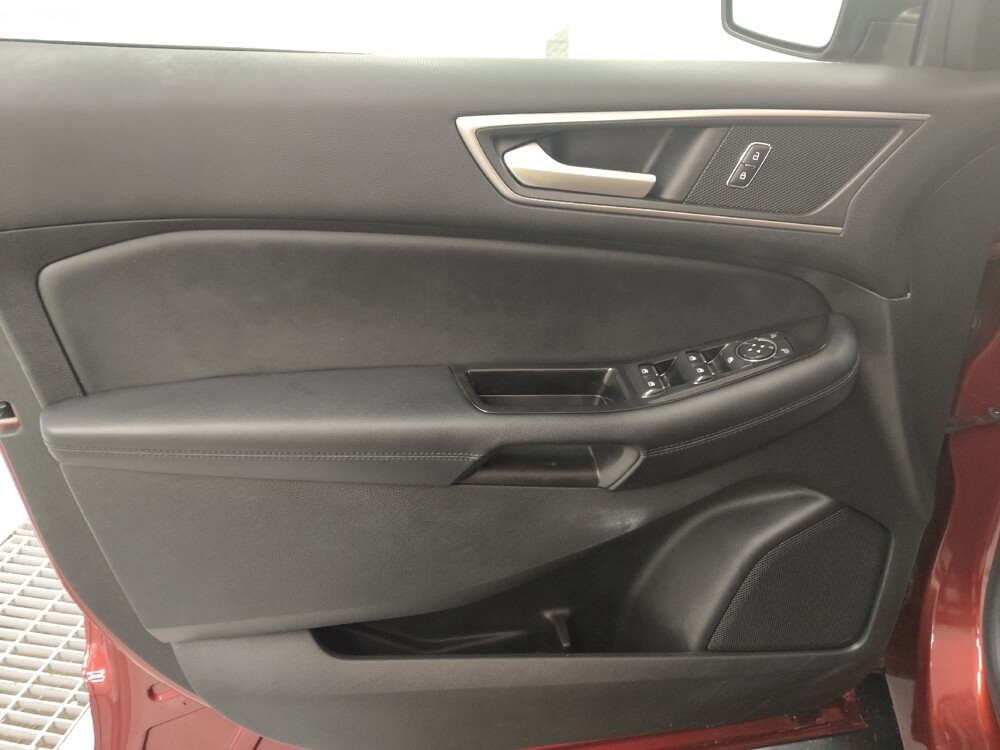 2017 Ford Edge in St. Louis, MO 63125 - 18081528 27